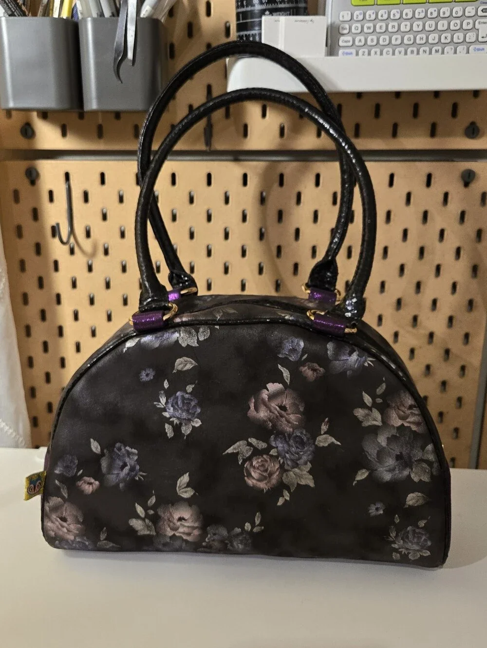 IRREGULAR CHOICE Embrace The Darkness Halloween Bag Purse goatse Spread Heart ;)